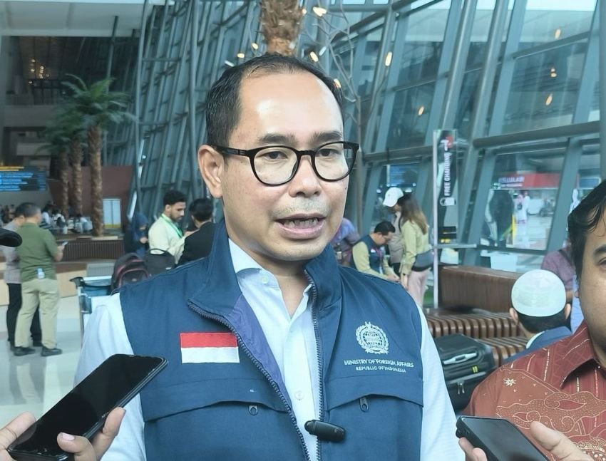 Kemlu RI: 194 WNI di Israel dan 386 WNI di Iran, Belum Ada Korban Akibat Konflik