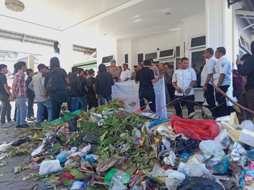 Aktivis Desak Evaluasi Kepala Dinas LHK Padangsidimpuan Usai Ingkar Janji Bahas Masalah Sampah