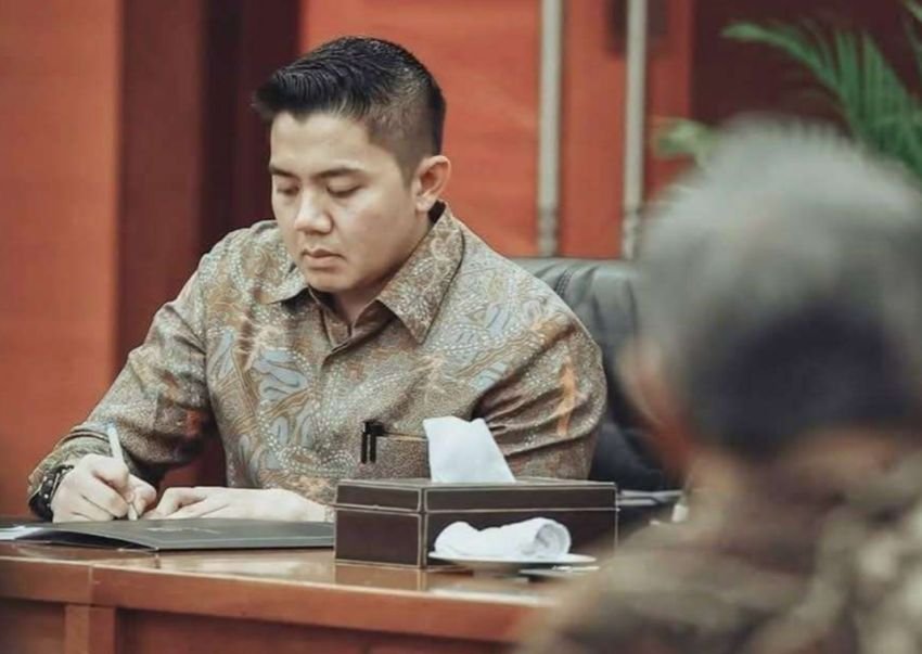 Seskab Tegaskan Pemerintah Akan Ambil Langkah Tegas Soal Tambang Nikel Merusak Lingkungan di Raja Ampat