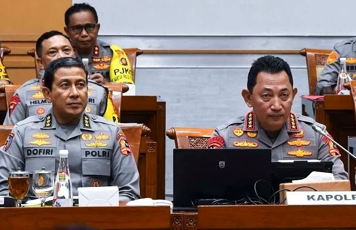 Kapolri Kelakar Cari Wakapolri Pengganti Dofiri: “Mau Cari yang Mirip Beliau”