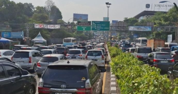 One Way Diberlakukan, Jalur ke Puncak Bogor Padat Merayap di Awal Long Weekend 1 Muharram
