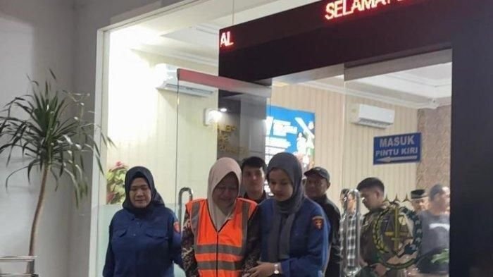Menangis Saat Ditangkap, Sekdes Kertosari Resmi Jadi Tersangka Korupsi Dana Desa Rp530 Juta