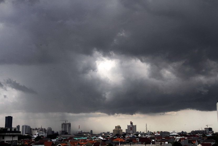 Cuaca Kalimantan Timur Didominasi Udara Kabur dan Kelembapan Tinggi, Beberapa Wilayah Diguyur Hujan Ringan
