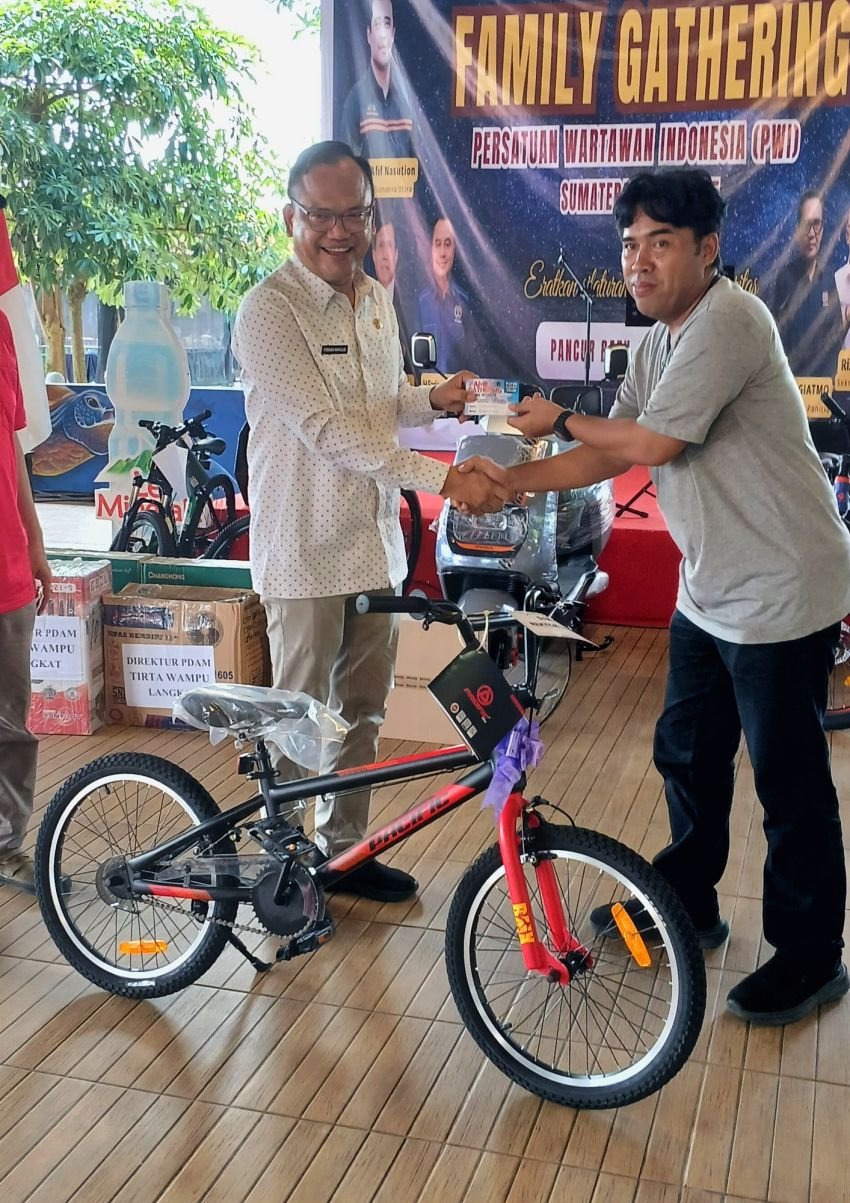 Gubernur Apresiasi Kekompakan Keluarga Besar PWI Sumut dalam Family Gathering 2025: Seperti Pisang Setandan