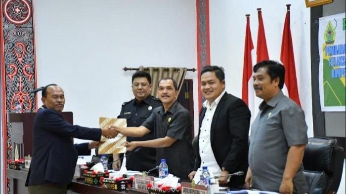 Bupati Samosir Resmikan Tiga Perda Baru: Tata Kelola, Bangunan, dan Struktur Pemda Diperkuat