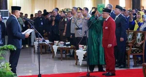 Wakil Ketua DPR Walkout dari Pelantikan Rektor UPI karena Sumpah Jabatan Berbahasa Inggris?