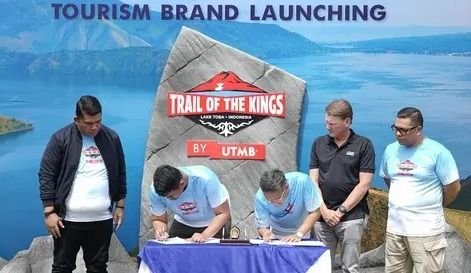 Gubernur Bobby Nasution Teken MoU, Danau Toba Dipilih UTMB® Gelar Trail of the Kings™ 2025