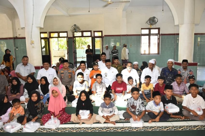 Bupati Madina Lanjutkan Nazar: 1.000 Anak Yatim Disantuni, Kecamatan Siabu Jadi Lokasi Selanjutnya