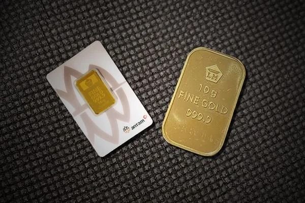 Harga Emas Antam Turun Rp10.000, Terimbas Koreksi Pasar Global