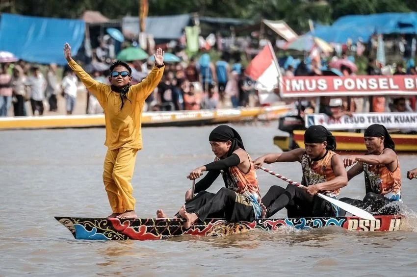 Masata Sentil Kemenpar: Pacu Jalur Mendunia, Anak Penari Jalur Butuh Perhatian