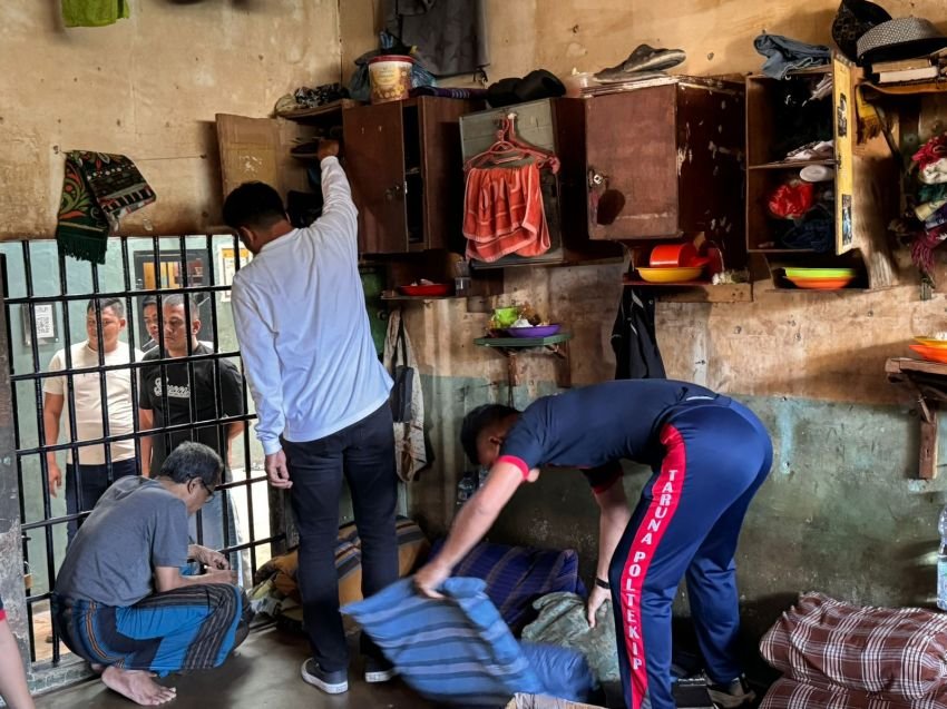 Waspada dan Tertib! Lapas Labuhan Ruku Gelar Razia di Kamar 12 Blok Safir