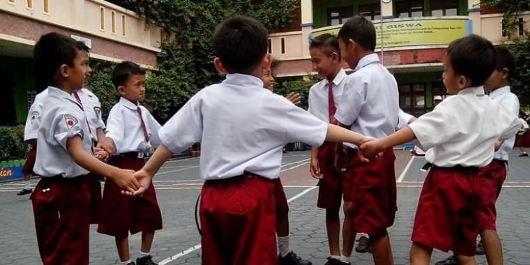Tahun Ajaran Baru Dimulai, Ini 5 Tips Anak Mudah Dapat Teman Baru di Sekolah