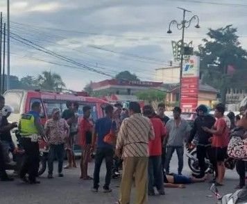 Pria Tak Dikenal Nekat Lompat dari Fly Over Jamin Ginting, Dievakuasi dalam Kondisi Luka Parah