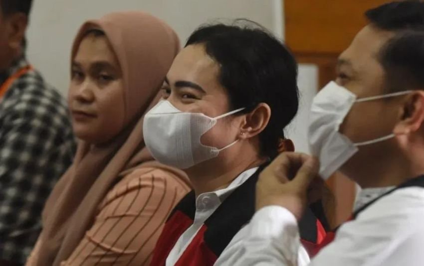 Istri ‘Dewa Zeus’ Dituntut 12 Tahun Penjara dalam Skandal Judi Online Kominfo