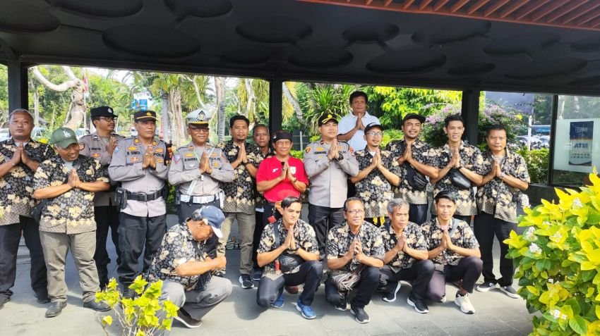 Kapolsek Kuta Selatan Sambang Komunitas Driver Taxi Dukung Kamtibmas dan Operasi Patuh Agung 2025