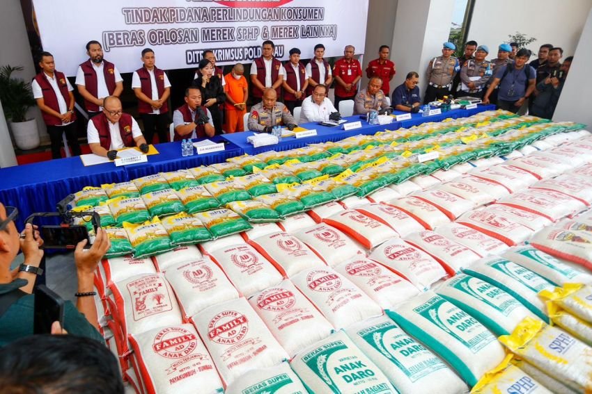 Polda Riau Bekuk Pelaku Beras Oplosan 9,7 Ton, Kejati Tegaskan Ancaman Hukuman Maksimal