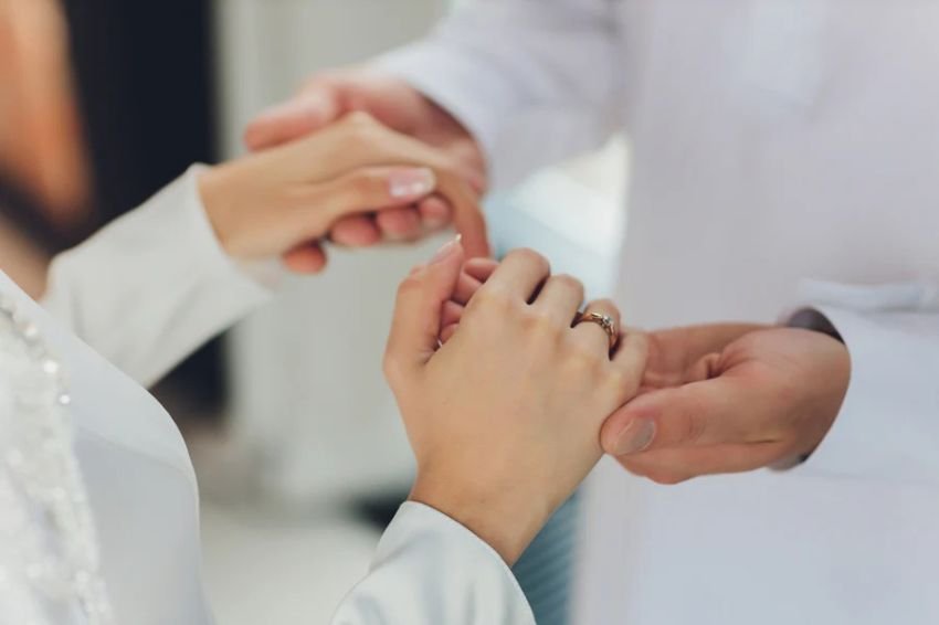 Nikah Siri Tanpa Sepengetahuan Keluarga, Bagaimana Hukumnya dalam Islam?