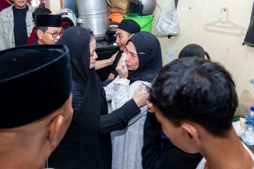 Puan Maharani Janjikan Bantuan Pendidikan untuk Adik Affan dan Berikan Motor Baru untuk Ayahnya