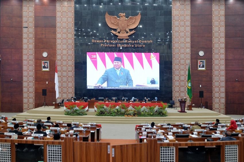 Presiden Prabowo Sampaikan Prioritas APBN 2026, Gubernur Bobby dan Wagub Surya Hadir di DPRD Sumut