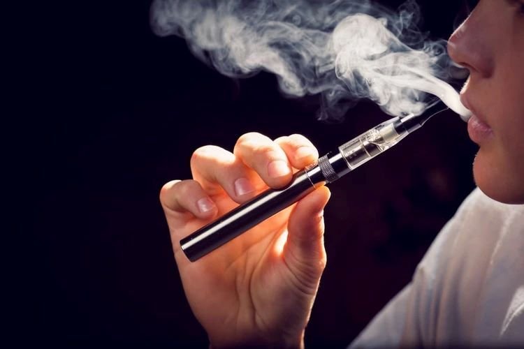 Rokok Elektronik “Zombie” Mengandung Etomidate Masuk Indonesia, DPR Desak BPOM dan Polri Segera Razia