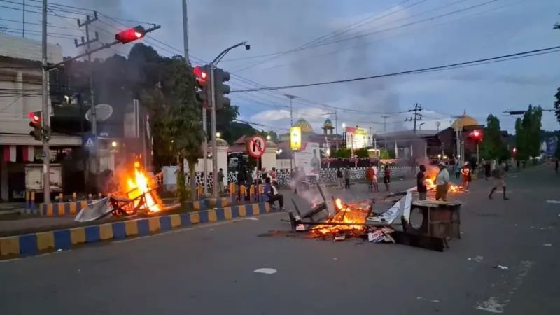 Ricuh Aksi Tolak Pemindahan Tapol Papua, 10 Orang Ditangkap di Sorong!