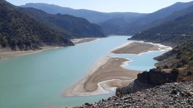 Fenomena Aneh di Sungai Eufrat: Warga Berburu Emas, Tanda Kiamat?