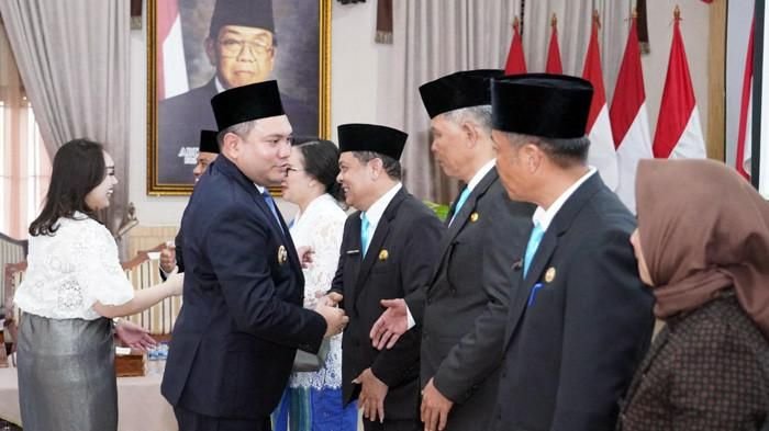 Bupati Pakpak Bharat Franc Bernhard Tumanggor Lantik Tujuh Pejabat Pimpinan Tinggi Pratama