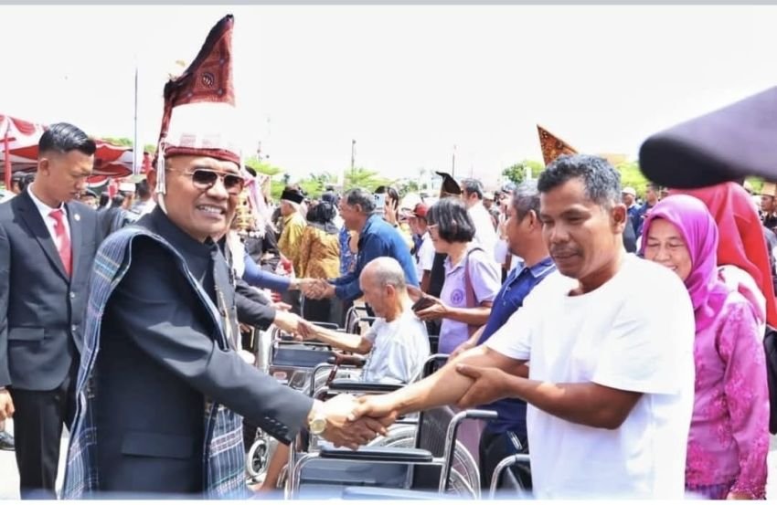 Bupati Simalungun Serahkan Santunan dan Penghargaan Usai Pimpin Upacara HUT ke-80 RI