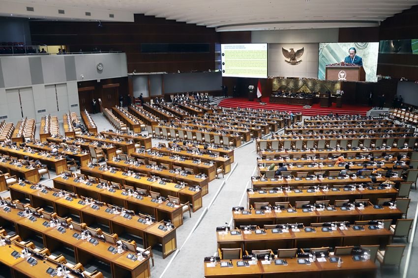 Situasi Ricuh, Komisi I DPR Percepat RDPU RUU Penyiaran Hanya 30 Menit