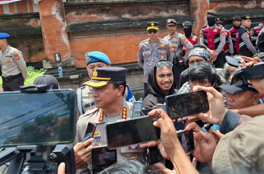 Polda Bali Amankan 22 Pendemo Setelah Aksi Unjuk Rasa Berujung Anarkis di Depan Mako Polda