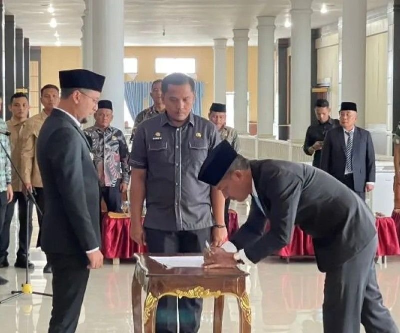 Bupati Labuhanbatu Selatan Lantik Muhammad Reza Pahlevi Nasution sebagai Pj Sekda