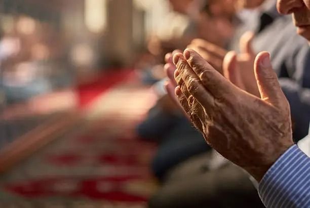Agar Selamat dari Azab Kubur dan Fitnah Dajjal, Amalkan Doa Ini Setiap Hari!