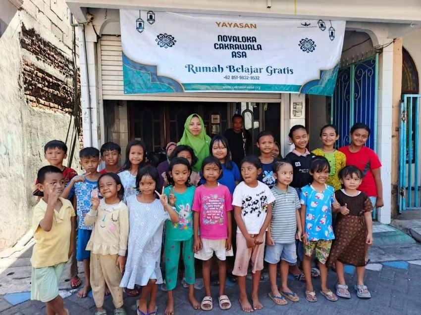 Rumah Belajar Buka Kesempatan Pendidikan Gratis untuk Anak-Anak di Surabaya