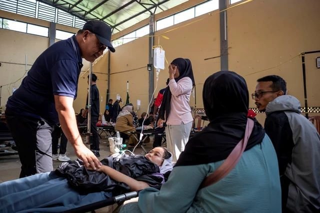 Kepala Badan Gizi Nasional Tinjau Korban Keracunan Makanan MBG di Cipongkor, Kegiatan SPPG Disetop Sementara