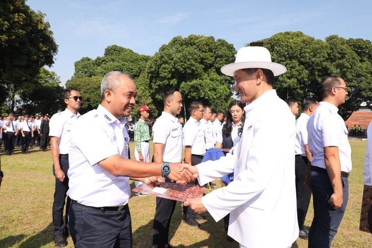 KAI Peringati HUT ke-80 dengan Tema “Semakin Melayani”, Beri Penghargaan dan Santunan
