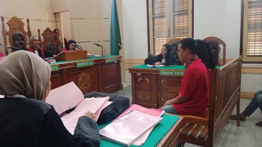 Abang-Adik Pembuang Bayi Hasil Hubungan Sedarah Diadili di PN Medan
