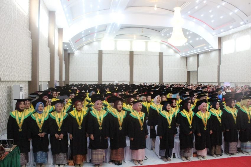 UNAR Kukuhkan 492 Wisudawan di Wisuda Tahap II Tahun 2025, Rektor: Ini Bukan Akhir, Tapi Awal Pengabdian