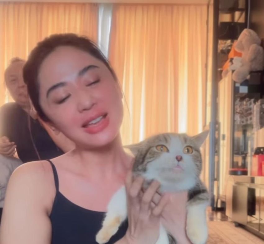 Dewi Perssik Rawat Kucing Milik Eko Patrio Usai Rumahnya Dijarah Massa