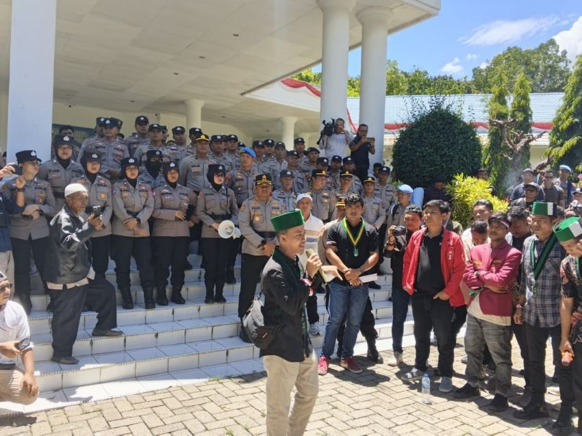 Aksi Demonstrasi Cipayung Plus di DPRD Madina Berjalan Kondusif, Polres Apresiasi Sikap Humanis Mahasiswa