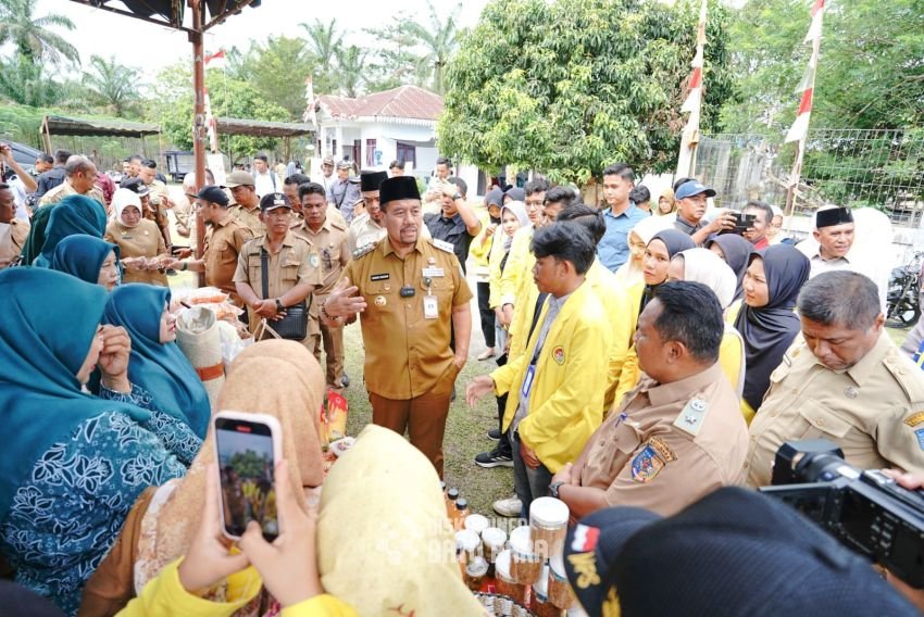 Berlayar di Datuk Tanah Datar, Bupati dan Wabup Batu Bara Ikut Cek Kesehatan Gratis