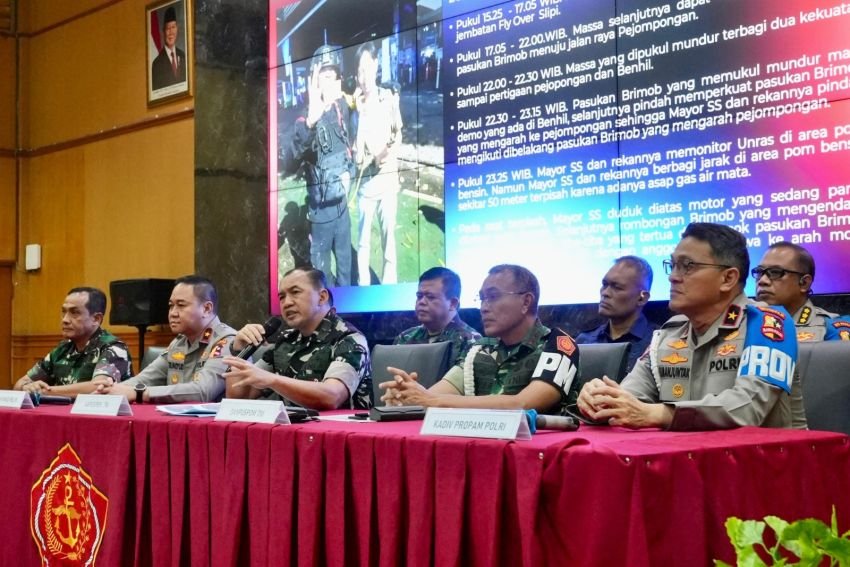 Kapuspen TNI Tegaskan: Tidak Benar TNI Jadi Provokator dalam Aksi Unjuk Rasa