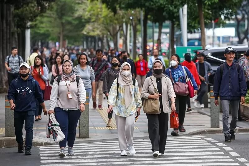 Melihat Lebih Dalam Revolusi Kelas Menengah