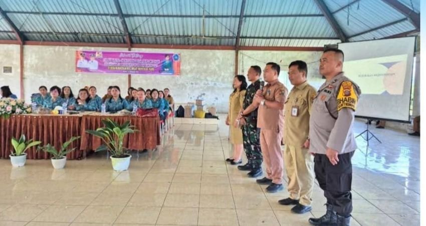 Ketua TP PKK Karo Supervisi Lomba Desa Percontohan di Kubu Colia dan Rumamis