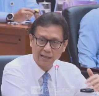 Dalam Rapat DPR, Menkes Budi Gunadi Ungkap Biang Keracunan Massal MBG di Bandung Barat