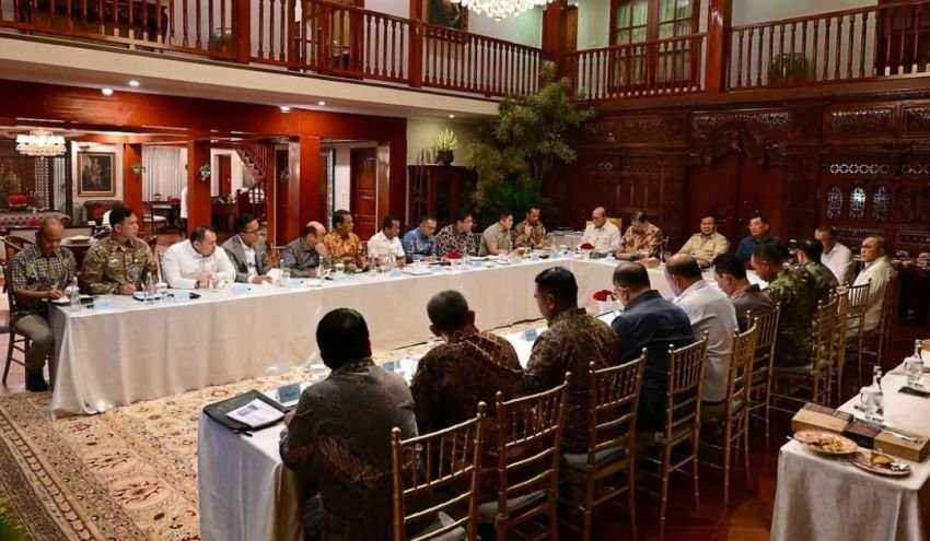 Presiden Prabowo Kumpulkan Menteri di Kertanegara, Ini yang Dibahas!
