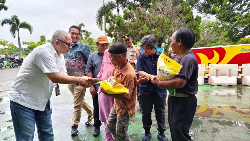 INALUM Bersinergi dengan TNI dan Polri Gelar Program Sembako Murah untuk Warga Sekitar Perusahaan