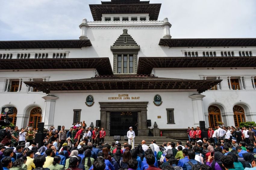 Warga Jabar Tak Perlu Jauh ke Subang, Mulai Senin Bisa Adukan Masalah Langsung di Gedung Sate