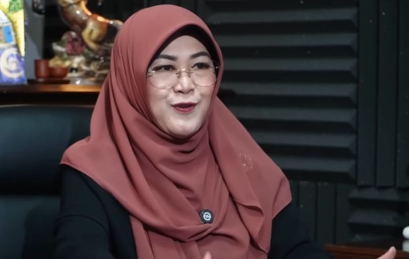 Dokter Tifa Teliti Masa Lalu Jokowi, Siap Rilis Buku “Jokowi’s Dark Life”