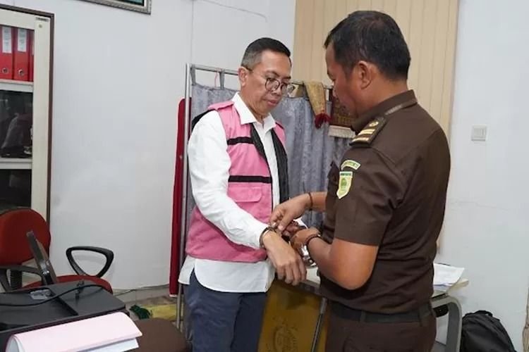 Kejati Sumut Tahan Mantan Kepala Cabang PT BKI Tersangka Korupsi Pengadaan Kapal Tunda Pelindo I