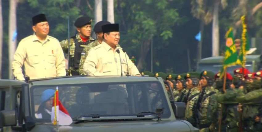 Prabowo Hormat ke Prajurit TNI: “Terima Kasih atas Pengabdianmu”